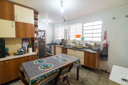 Casa à venda com 200m², 3 quartos e 2 vagas Casa à venda com 200m², 3 quartos e 2 vagasCozinha
