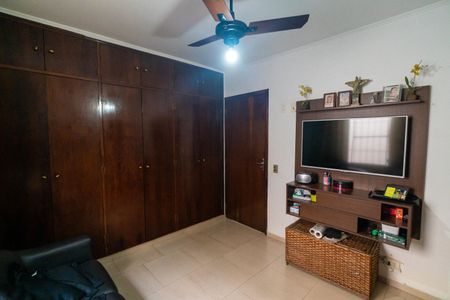 Casa à venda com 200m², 3 quartos e 2 vagas Casa à venda com 200m², 3 quartos e 2 vagasQuarto 2