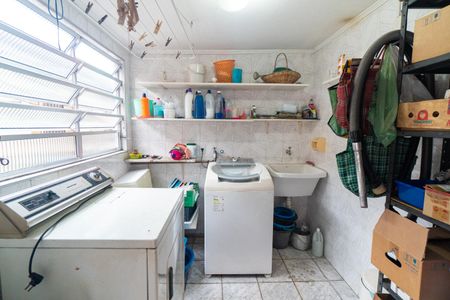 Casa à venda com 200m², 3 quartos e 2 vagas Casa à venda com 200m², 3 quartos e 2 vagasÁrea de Serviço