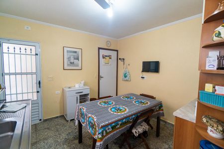 Casa à venda com 200m², 3 quartos e 2 vagas Casa à venda com 200m², 3 quartos e 2 vagasCozinha