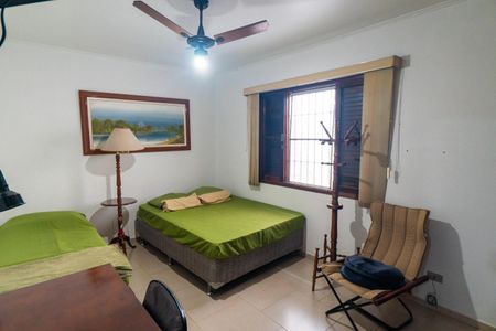 Casa à venda com 200m², 3 quartos e 2 vagas Casa à venda com 200m², 3 quartos e 2 vagasQuarto 1