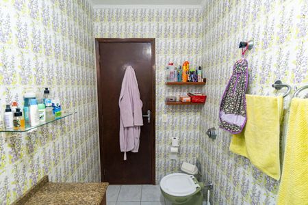 Casa à venda com 200m², 3 quartos e 2 vagas Casa à venda com 200m², 3 quartos e 2 vagasBanheiro Social