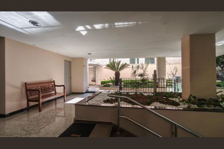 Apartamento à venda com 84m², 2 quartos e 1 vaga Apartamento à venda com 84m², 2 quartos e 1 vagaFachada e portaria