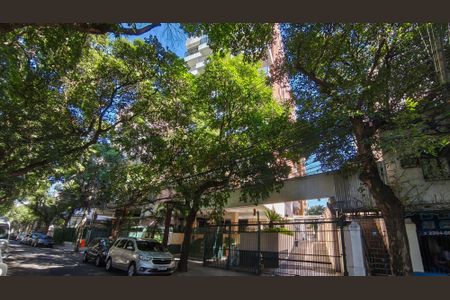 Apartamento à venda com 84m², 2 quartos e 1 vaga Apartamento à venda com 84m², 2 quartos e 1 vagaFachada e portaria