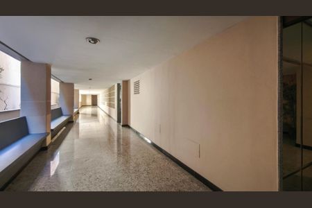 Apartamento à venda com 84m², 2 quartos e 1 vaga Apartamento à venda com 84m², 2 quartos e 1 vagaFachada e portaria