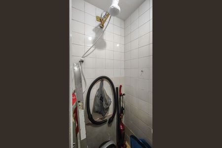 Apartamento à venda com 84m², 2 quartos e 1 vaga Apartamento à venda com 84m², 2 quartos e 1 vagaBanheiro de serviço