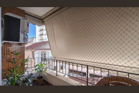 Apartamento à venda com 84m², 2 quartos e 1 vaga Apartamento à venda com 84m², 2 quartos e 1 vagaVaranda da Sala