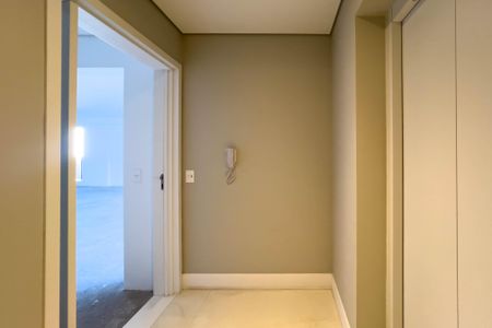 Apartamento à venda com 181m², 3 quartos e 2 vagas Apartamento à venda com 181m², 3 quartos e 2 vagasHall social