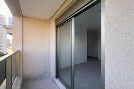 Apartamento à venda com 181m², 3 quartos e 2 vagas Apartamento à venda com 181m², 3 quartos e 2 vagasVaranda
