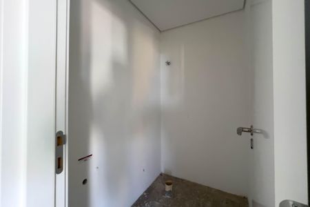 Apartamento à venda com 181m², 3 quartos e 2 vagas Apartamento à venda com 181m², 3 quartos e 2 vagasLavabo