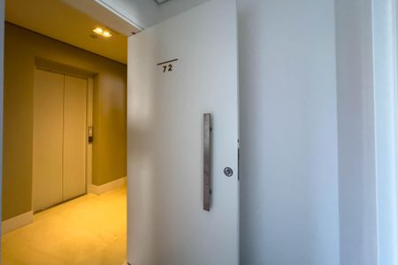 Apartamento à venda com 181m², 3 quartos e 2 vagas Apartamento à venda com 181m², 3 quartos e 2 vagasHall social