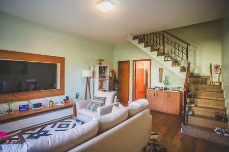 Casa de condomínio à venda com 142m², 2 quartos e 2 vagasSala