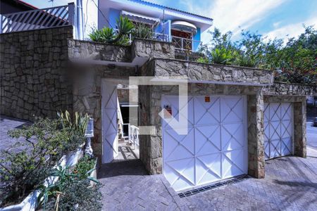 Casa à venda com 300m², 3 quartos e 5 vagasFachada