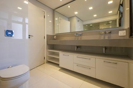 Apartamento à venda com 290m², 3 quartos e 5 vagasSuíte 1 - Banheiro