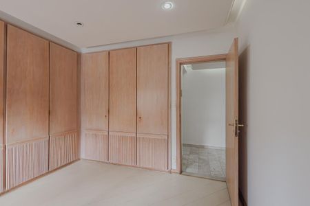 Apartamento à venda com 240m², 3 quartos e 1 vagaQuarto 2