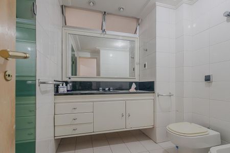 Apartamento à venda com 240m², 3 quartos e 1 vagaBanheiro