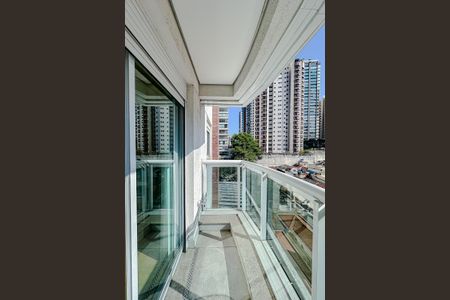Apartamento à venda com 190m², 3 quartos e 4 vagasVaranda da Suíte 1