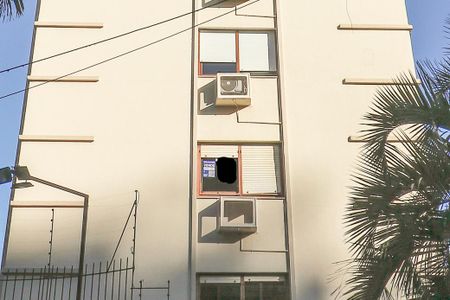 Apartamento à venda com 155m², 2 quartos e 2 vagasFachada + Placa