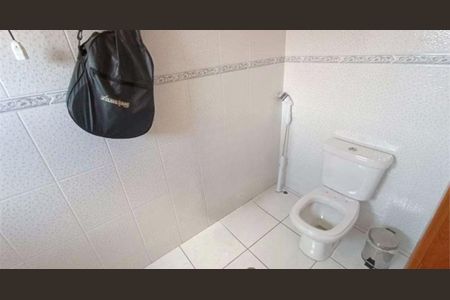 Casa para alugar com 220m², 2 quartos e 2 vagas