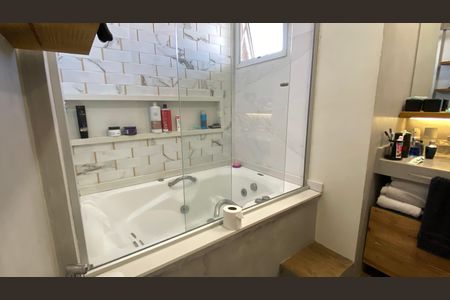 Apartamento à venda com 174m², 3 quartos e 3 vagasBanheiro da Suíte 2