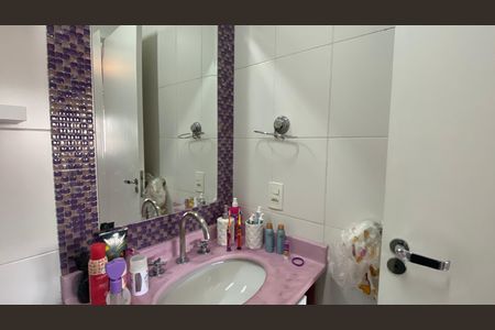 Apartamento à venda com 174m², 3 quartos e 3 vagasBanheiro da Suíte 1