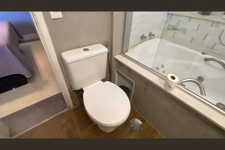 Apartamento à venda com 174m², 3 quartos e 3 vagasBanheiro da Suíte 2