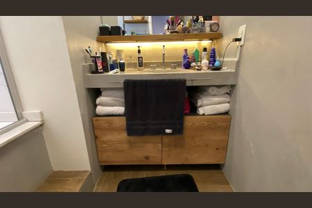 Apartamento à venda com 174m², 3 quartos e 3 vagasBanheiro da Suíte 2