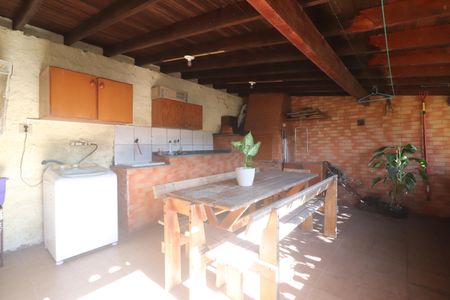 Casa à venda com 196m², 3 quartos e 2 vagasÁrea comum - Salão de festas