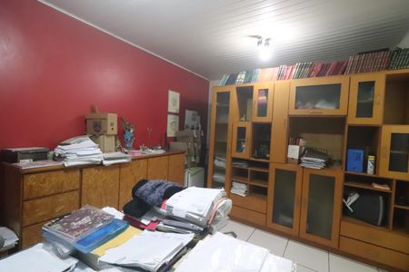 Casa à venda com 196m², 3 quartos e 2 vagasEscritório