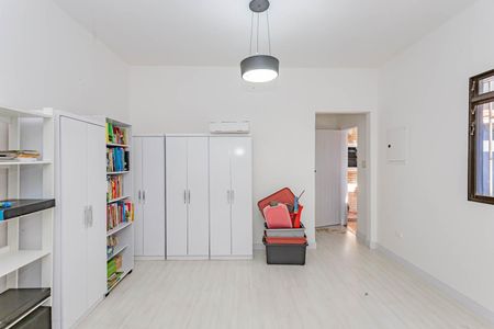 Casa à venda com 120m², 2 quartos e 2 vagasSala