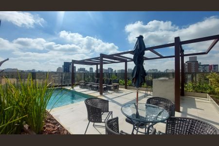 Studio à venda com 26m², 1 quarto e sem vaga Studio à venda com 26m², 1 quarto e sem vagaÁrea comum - Piscina