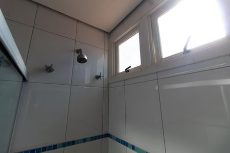 Casa de condomínio à venda com 275m², 4 quartos e 4 vagasBanheiro/ Suite 2