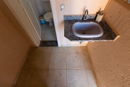 Casa de condomínio à venda com 275m², 4 quartos e 4 vagasÁrea Externa/Banheiro