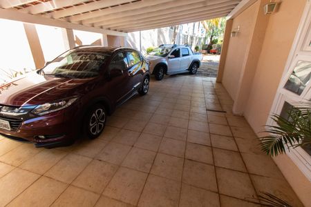 Casa de condomínio à venda com 275m², 4 quartos e 4 vagasGaragem