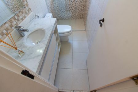 Casa de condomínio à venda com 275m², 4 quartos e 4 vagasBanheiro Social