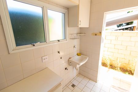 Casa de condomínio à venda com 275m², 4 quartos e 4 vagasÁrea de Serviço