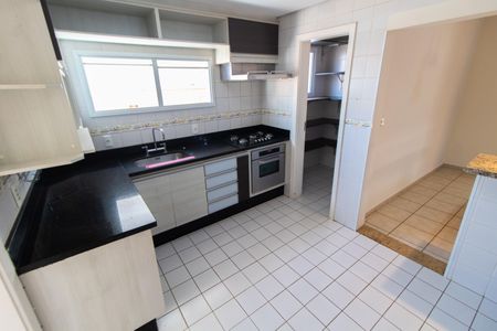 Casa de condomínio à venda com 275m², 4 quartos e 4 vagasCozinha