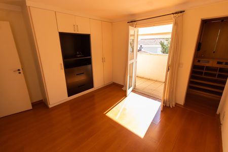 Casa de condomínio à venda com 275m², 4 quartos e 4 vagasSuite 3