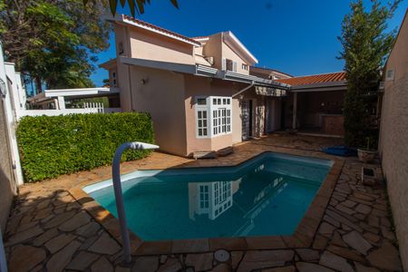 Casa de condomínio à venda com 275m², 4 quartos e 4 vagasÁrea Externa