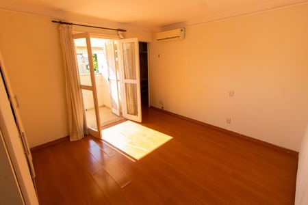 Casa de condomínio à venda com 275m², 4 quartos e 4 vagasSuite 3