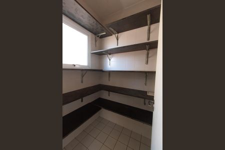 Casa de condomínio à venda com 275m², 4 quartos e 4 vagasDespensa