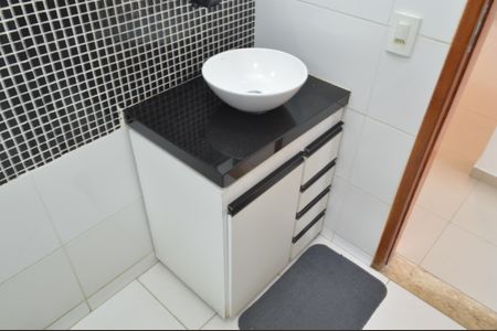 Apartamento à venda com 52m², 2 quartos e sem vaga Apartamento à venda com 52m², 2 quartos e sem vagaBanheiro