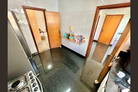 Apartamento à venda com 250m², 4 quartos e 2 vagasCozinha
