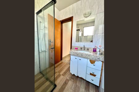 Apartamento à venda com 250m², 4 quartos e 2 vagasBanheiro Social