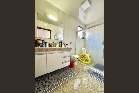 Apartamento à venda com 250m², 4 quartos e 2 vagasBanheiro da Suíte 2