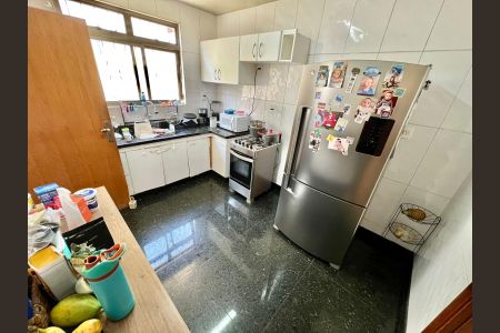 Apartamento à venda com 250m², 4 quartos e 2 vagasCozinha