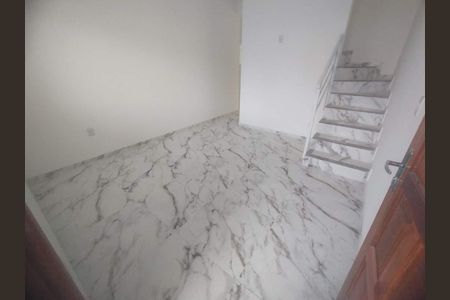 Casa para alugar com 80m², 2 quartos e 1 vagaSala