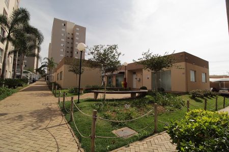 Apartamento para alugar com 53m², 2 quartos e 1 vagaFachada e portaria