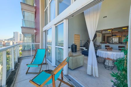 Apartamento para alugar com 157m², 3 quartos e 2 vagasVaranda