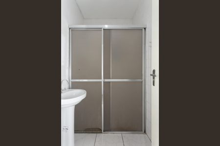 Casa para alugar com 130m², 2 quartos e 1 vaga Casa para alugar com 130m², 2 quartos e 1 vagaBanheiro Social